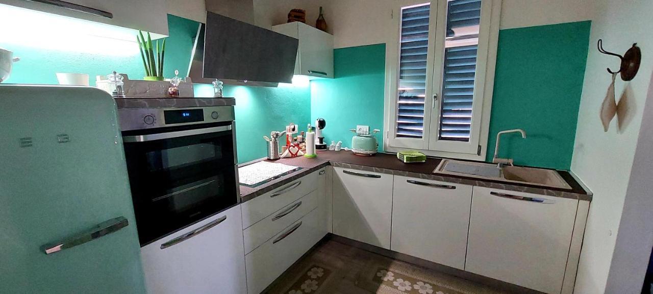 Claudia'S Home Pescia Exterior photo