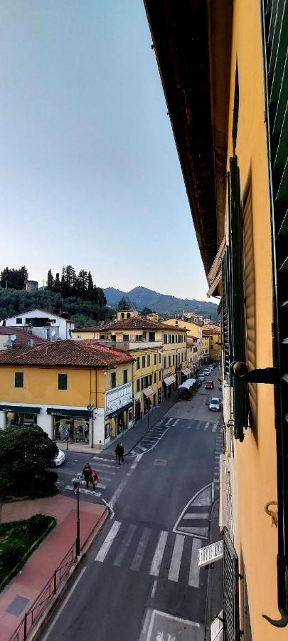 Claudia'S Home Pescia Exterior photo