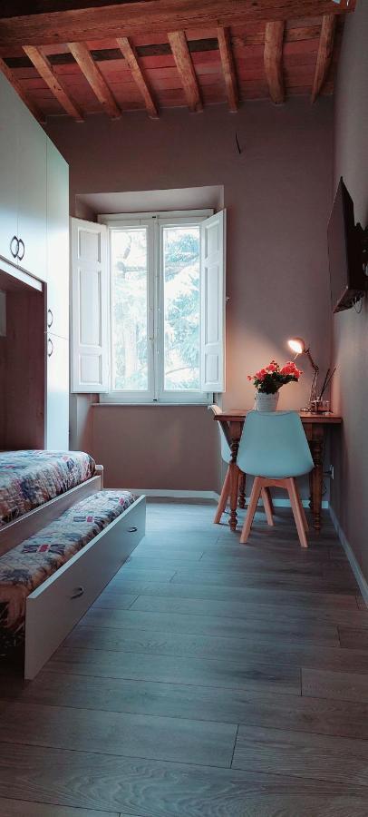 Claudia'S Home Pescia Exterior photo