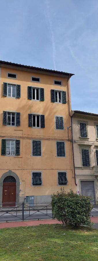 Claudia'S Home Pescia Exterior photo
